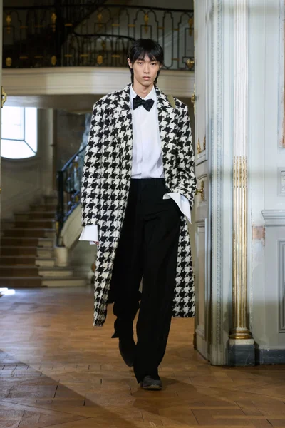 Look 13
